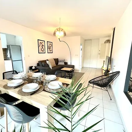 Le - Confort Et Calme Au Centre-ville - Lits Queen Size Apartment